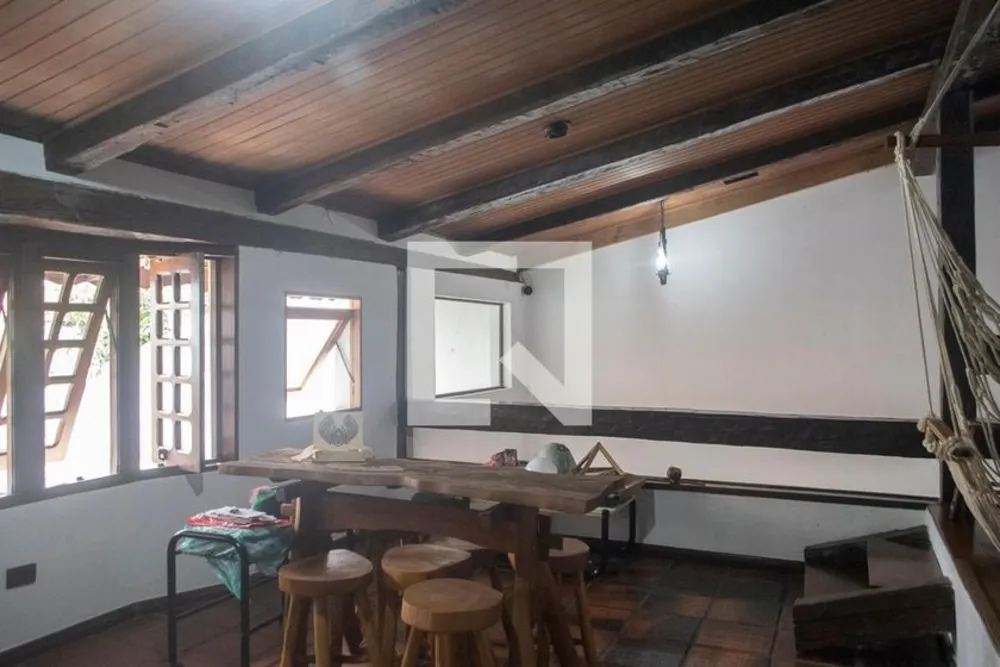 Casa, 4 quartos, 248 m² - Foto 1