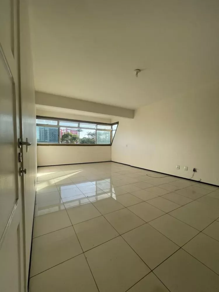 Apartamento para alugar com 3 quartos, 95m² - Foto 2