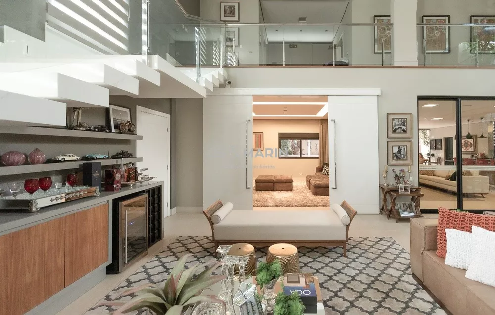 Casa à venda com 4 quartos, 668m² - Foto 1