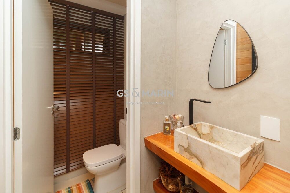 Casa à venda com 4 quartos, 380m² - Foto 3