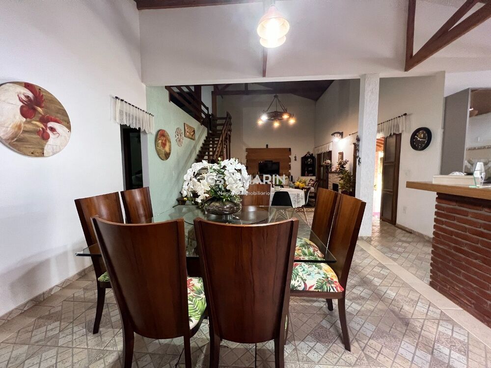 Casa à venda com 3 quartos, 200m² - Foto 4