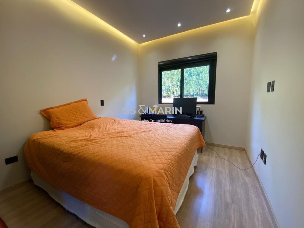 Casa de Condomínio à venda com 4 quartos, 350m² - Foto 3