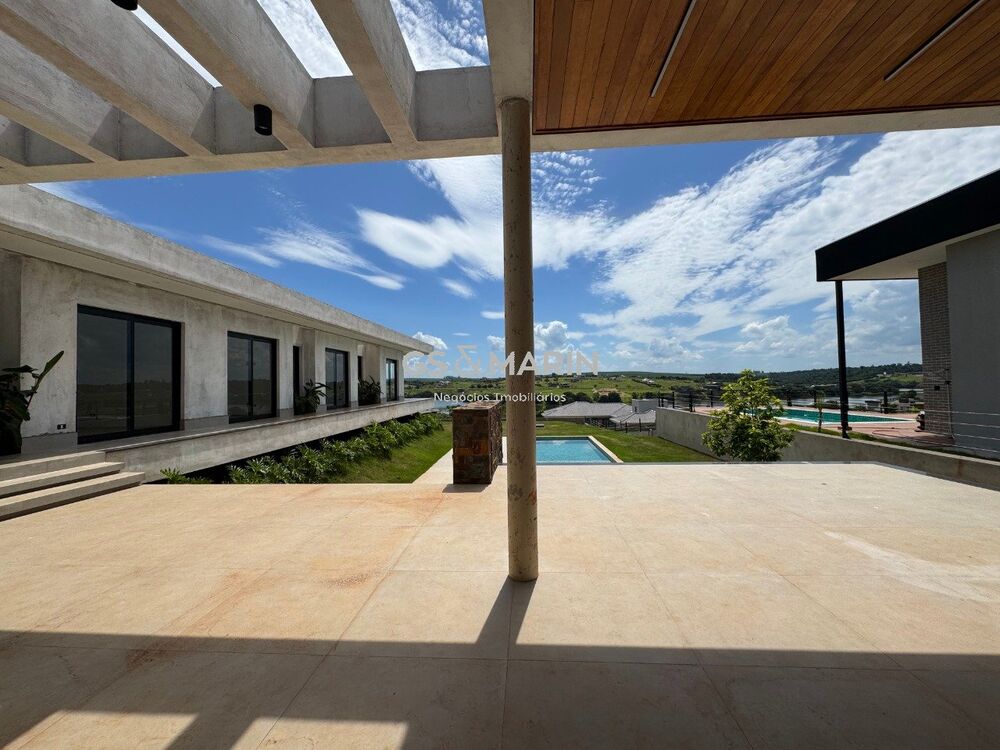 Casa de Condomínio à venda com 3 quartos, 250m² - Foto 2