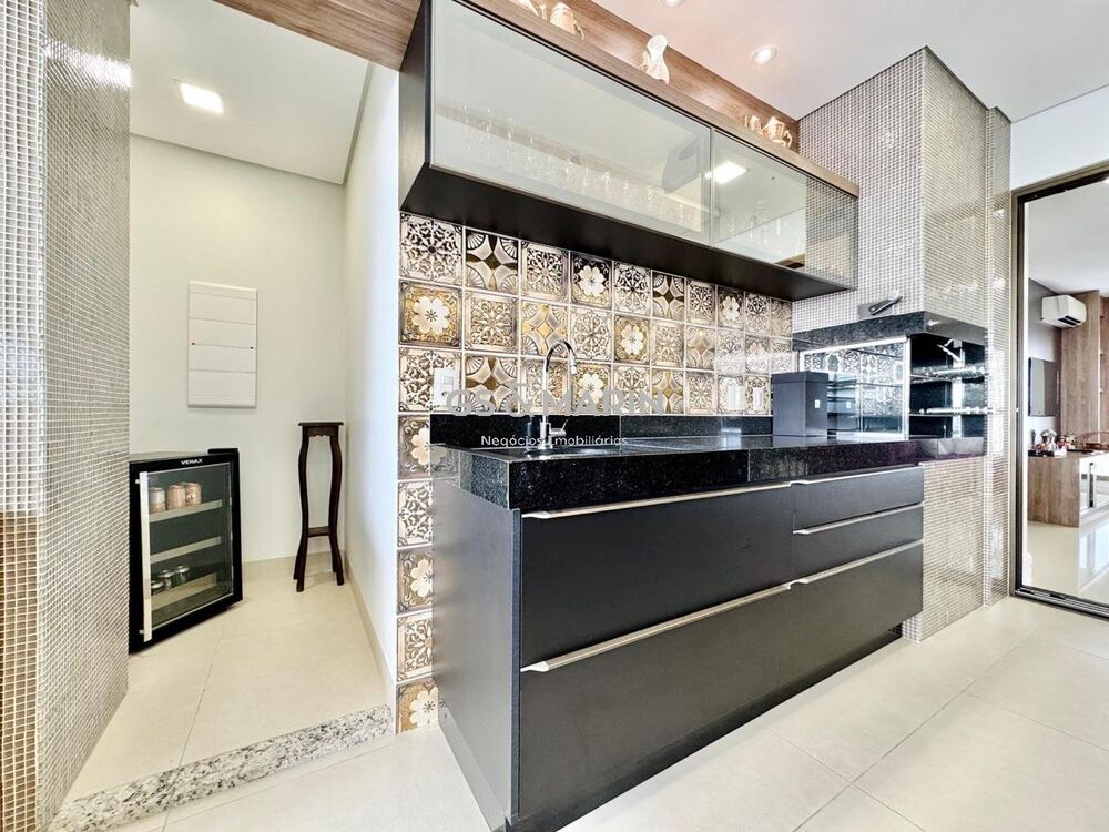 Apartamento, 3 quartos, 274 m² - Foto 2