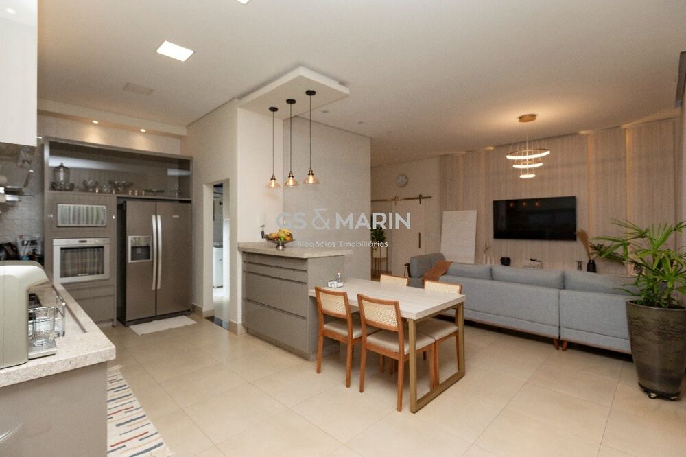 Casa, 3 quartos, 207 m² - Foto 1