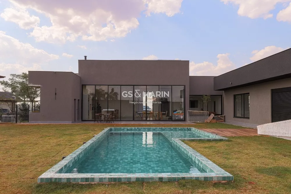 Casa de Condomínio à venda com 4 quartos, 383m² - Foto 1