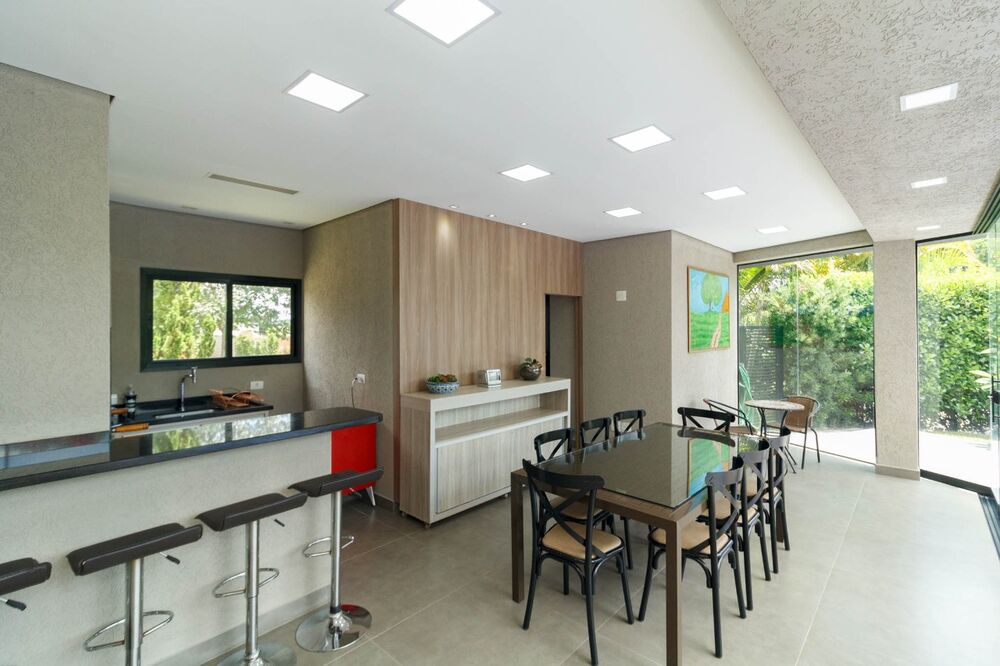 Casa de Condomínio à venda com 3 quartos, 318m² - Foto 4