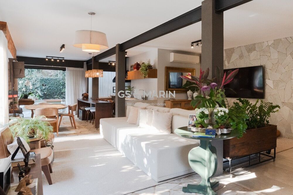 Casa de Condomínio à venda com 3 quartos, 295m² - Foto 1