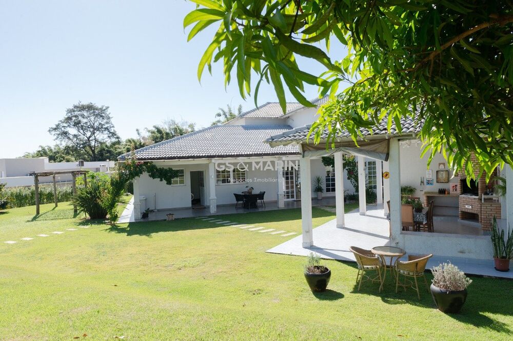 Casa de Condomínio à venda e aluguel com 5 quartos, 360m² - Foto 1