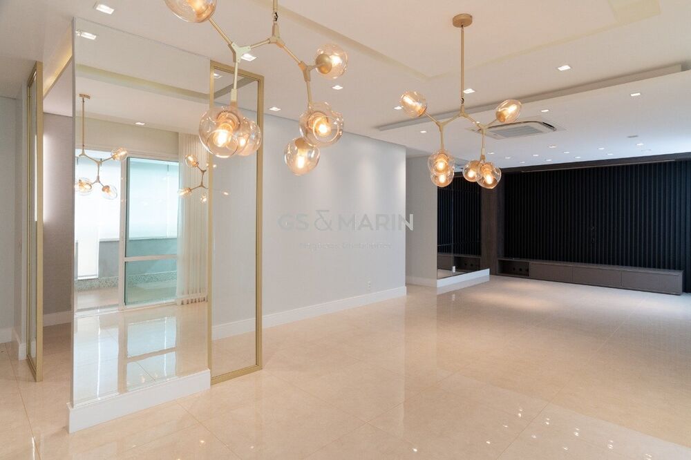 Apartamento à venda e aluguel com 3 quartos, 236m² - Foto 2