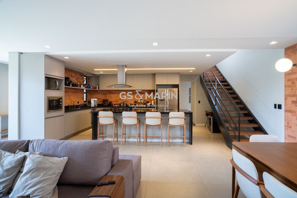 Casa de Condomínio à venda com 3 quartos, 453m² - Foto 1