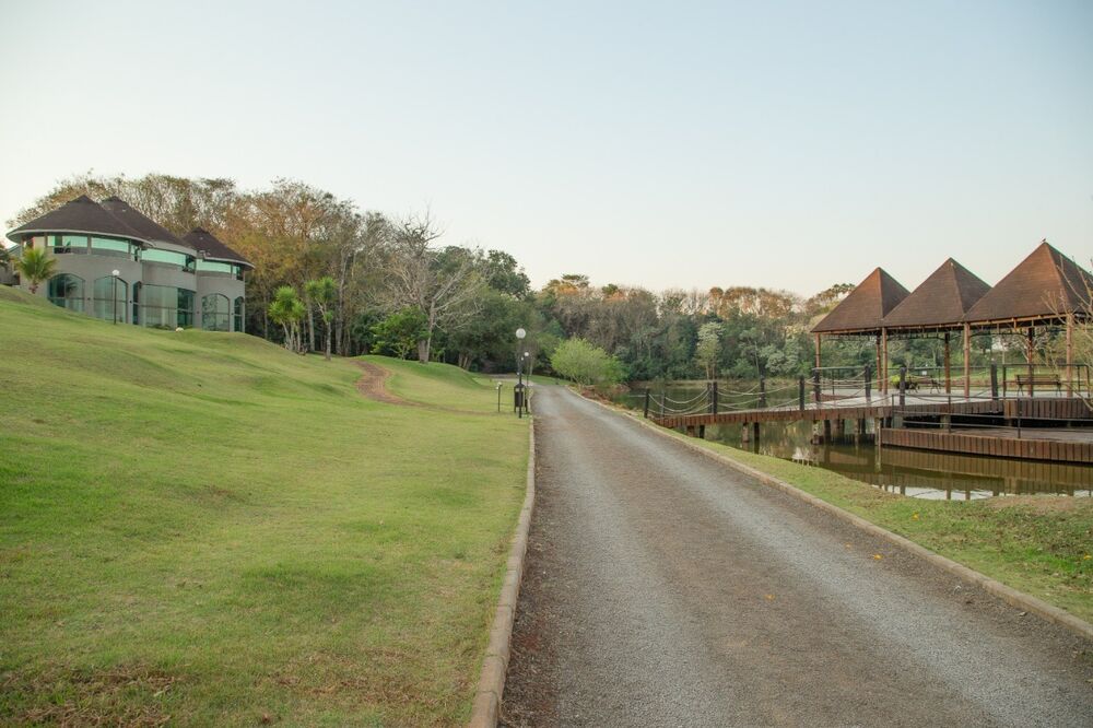 Casa de Condomínio à venda com 4 quartos, 350m² - Foto 3