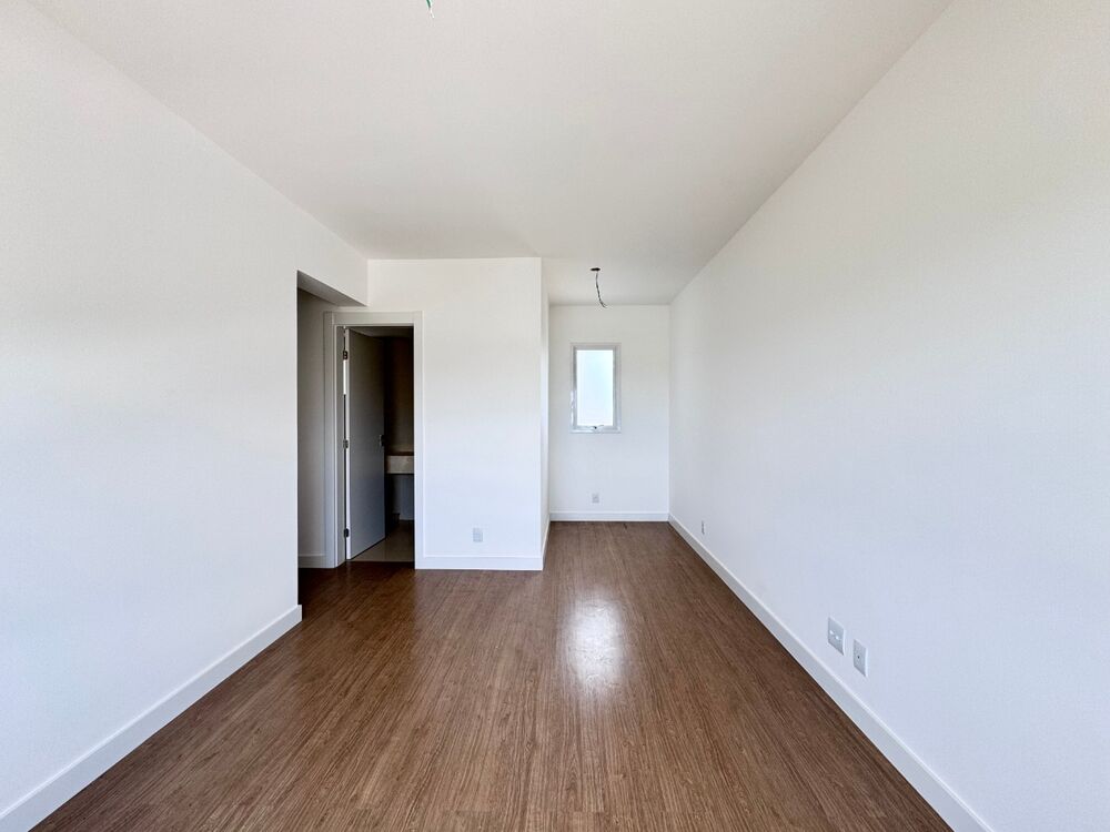Apartamento à venda com 3 quartos, 124m² - Foto 2
