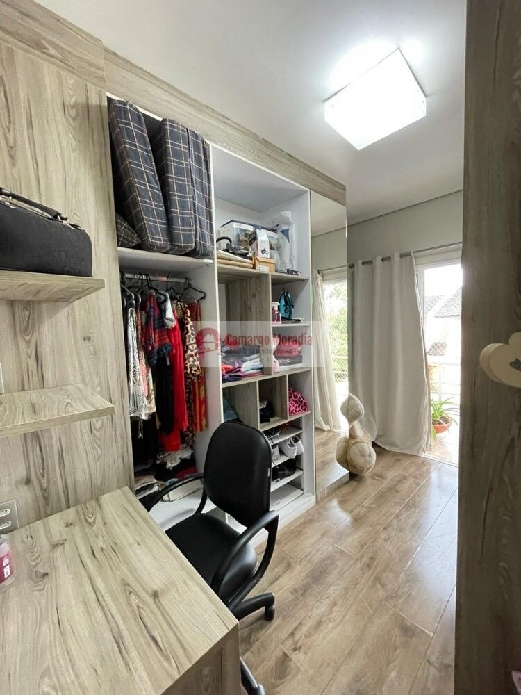 Casa à venda com 4 quartos, 177m² - Foto 4