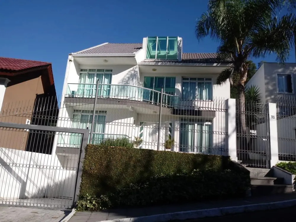 Casa, 5 quartos, 304 m² - Foto 1