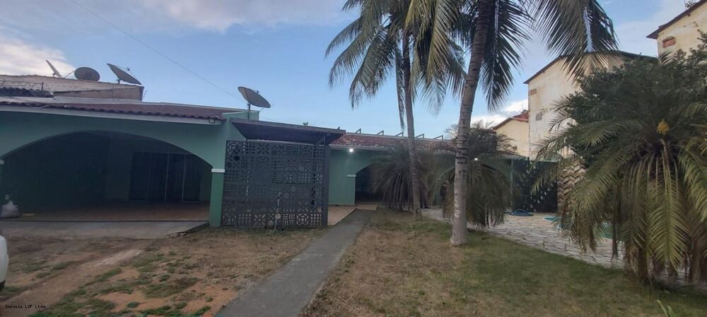 Casa à venda com 3 quartos, 210m² - Foto 2