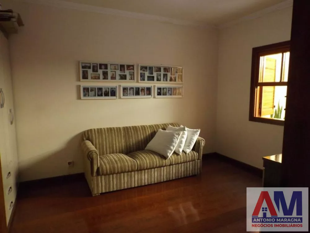 Casa à venda com 3 quartos, 240m² - Foto 3