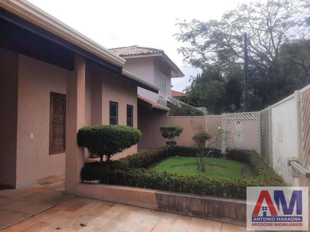 Casa de Condomínio à venda com 3 quartos, 255m² - Foto 1