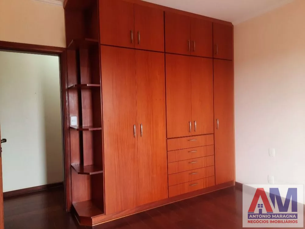 Casa de Condomínio à venda com 3 quartos, 255m² - Foto 2