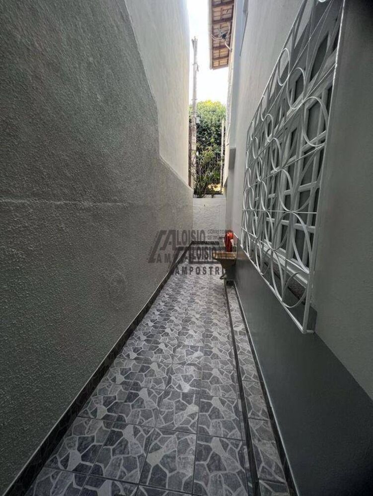 Casa à venda com 4 quartos, 180m² - Foto 3