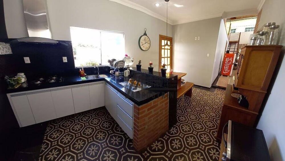 Apartamento à venda com 3 quartos, 168m² - Foto 1