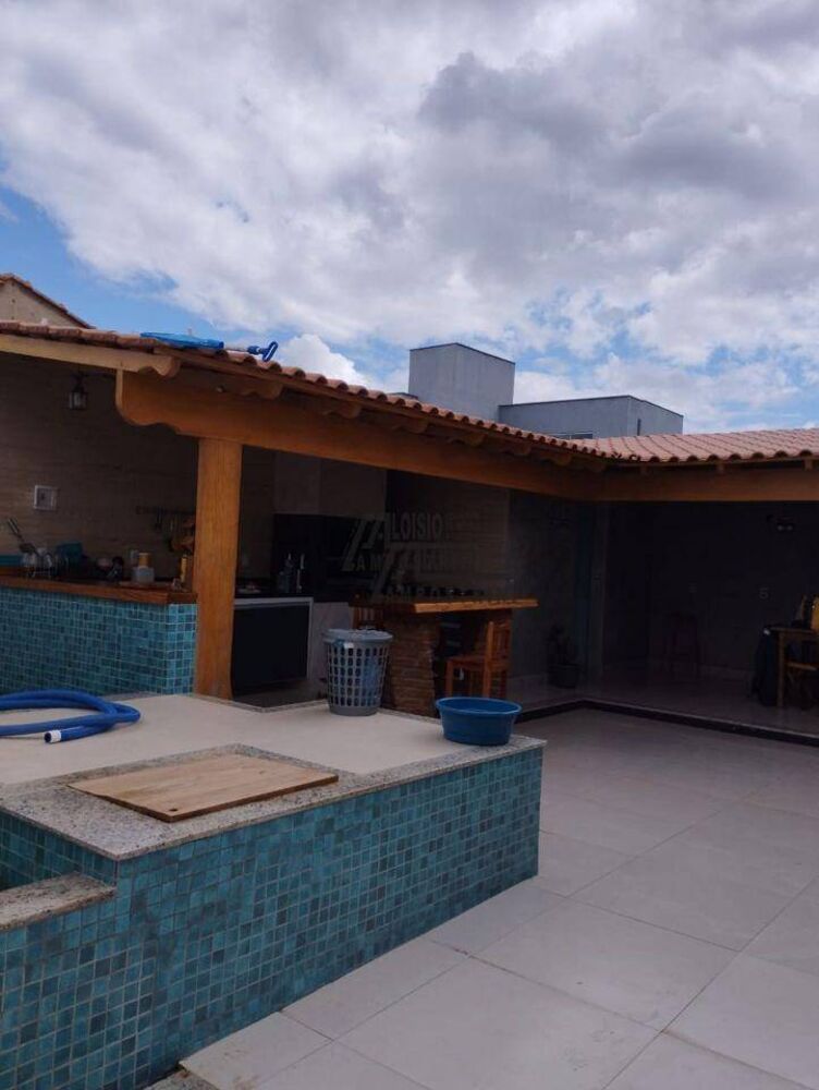 Casa à venda com 2 quartos, 170m² - Foto 6