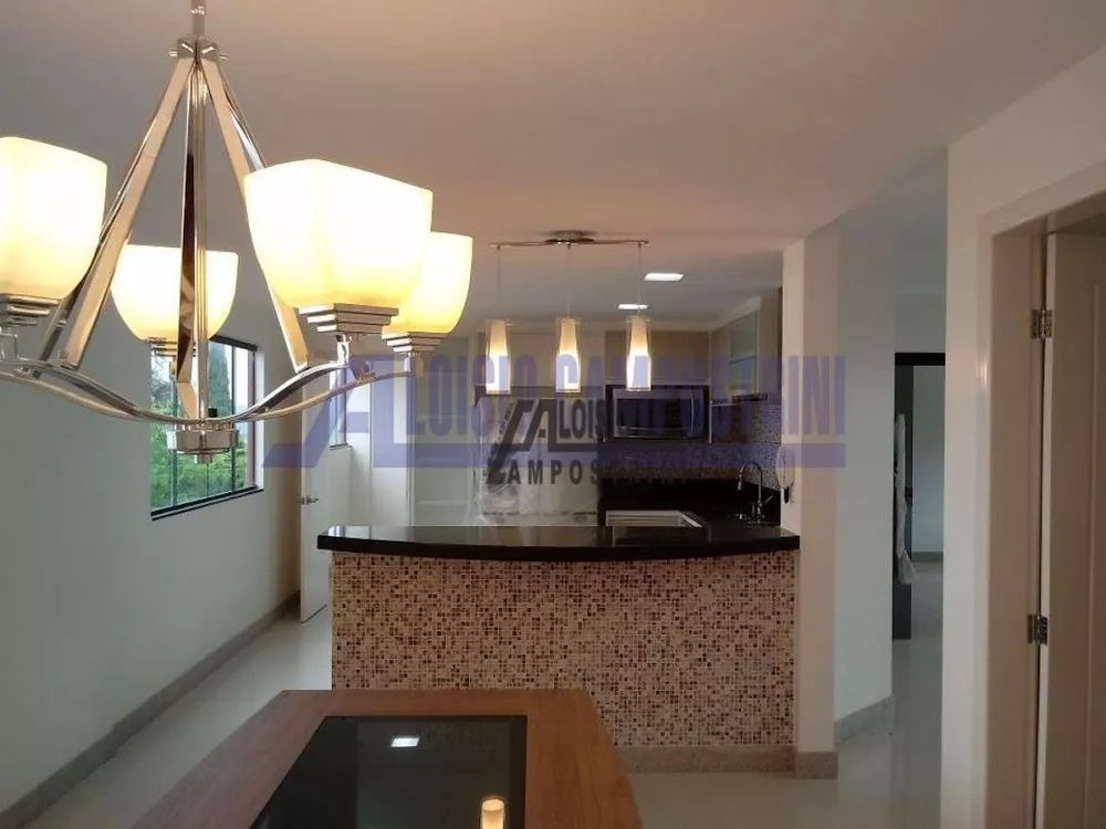 Casa à venda com 3 quartos, 370m² - Foto 4