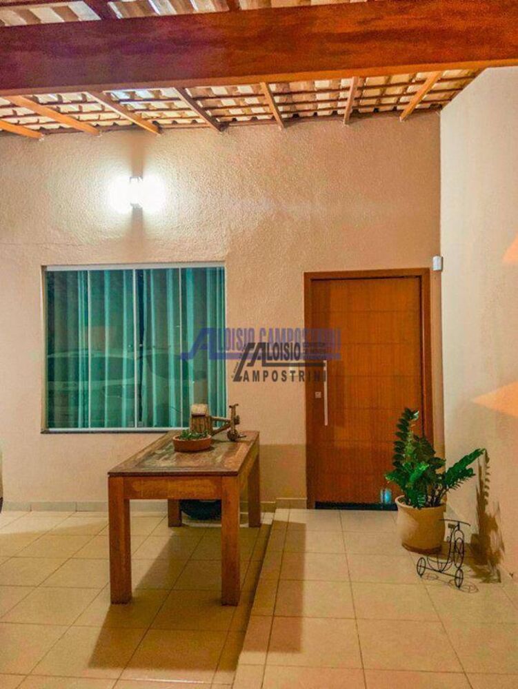 Casa, 3 quartos, 252 m² - Foto 2