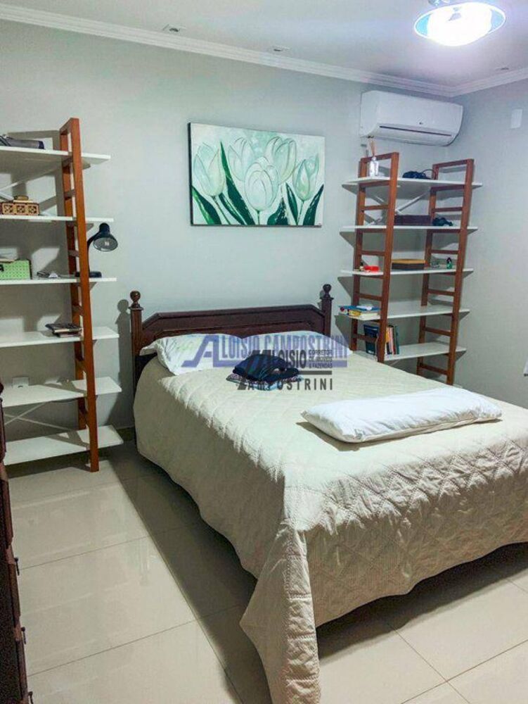 Casa, 3 quartos, 252 m² - Foto 4