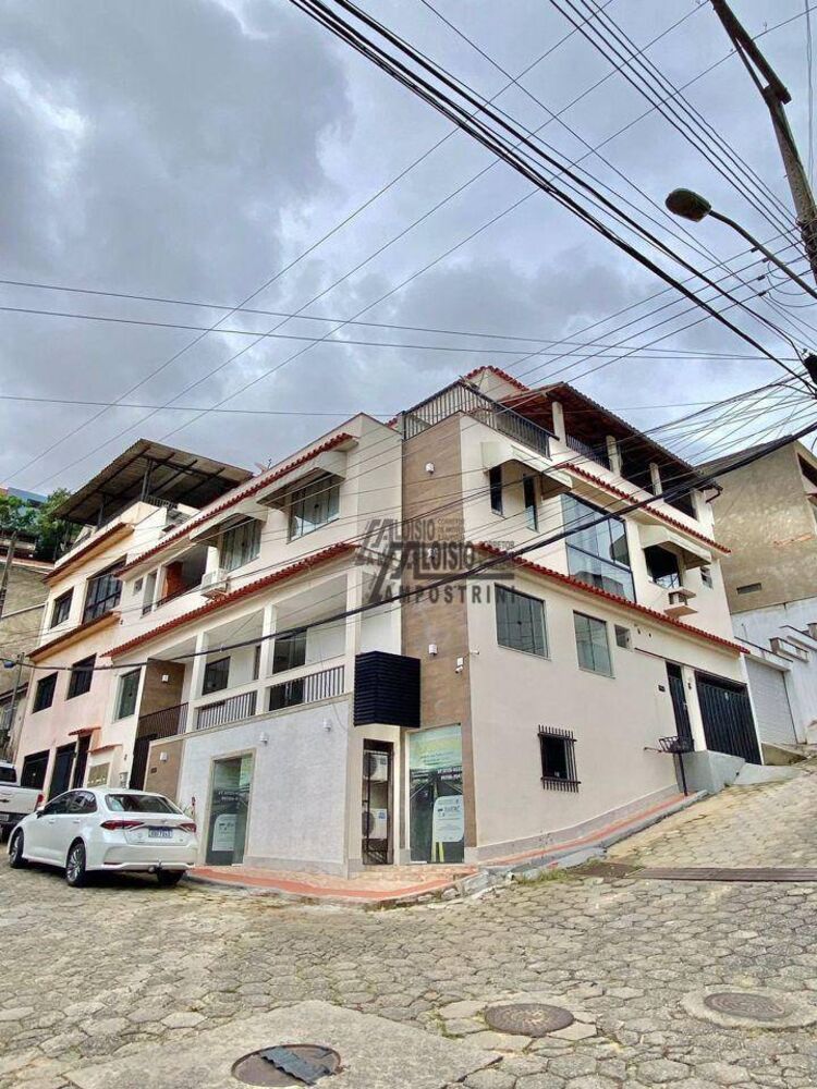 Apartamento à venda com 3 quartos, 240m² - Foto 1