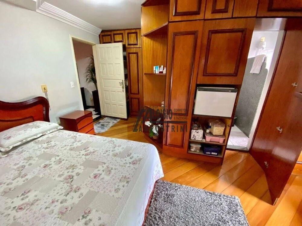Apartamento à venda com 3 quartos, 240m² - Foto 19