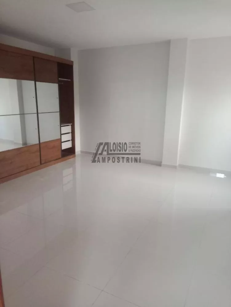 Apartamento à venda com 3 quartos, 230m² - Foto 4