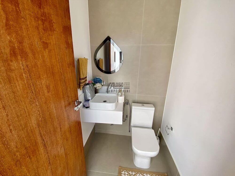 Casa à venda com 3 quartos, 200m² - Foto 2