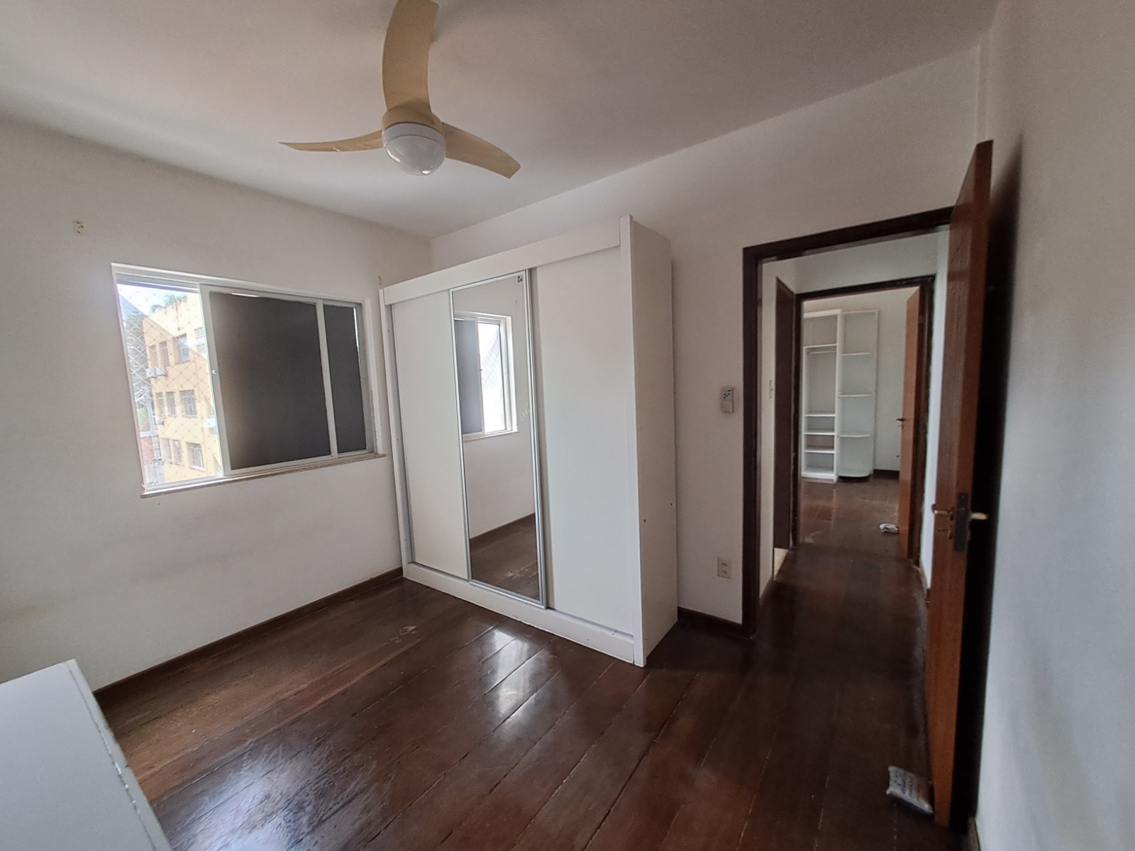 Apartamento à venda com 2 quartos, 68m² - Foto 5