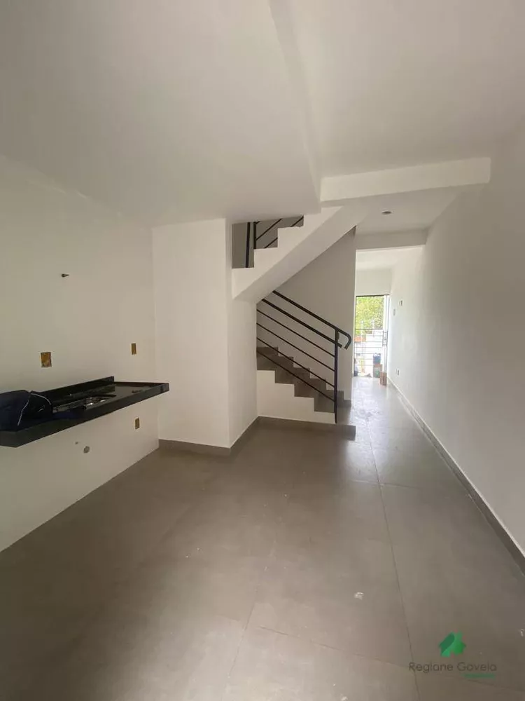 Casa à venda com 2 quartos, 55m² - Foto 15