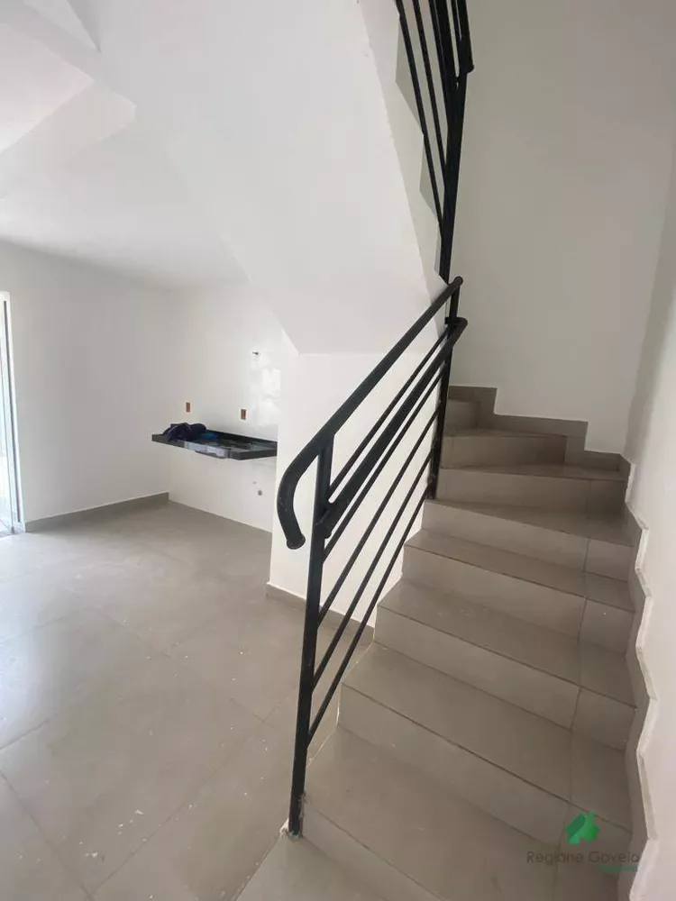 Casa à venda com 2 quartos, 55m² - Foto 5