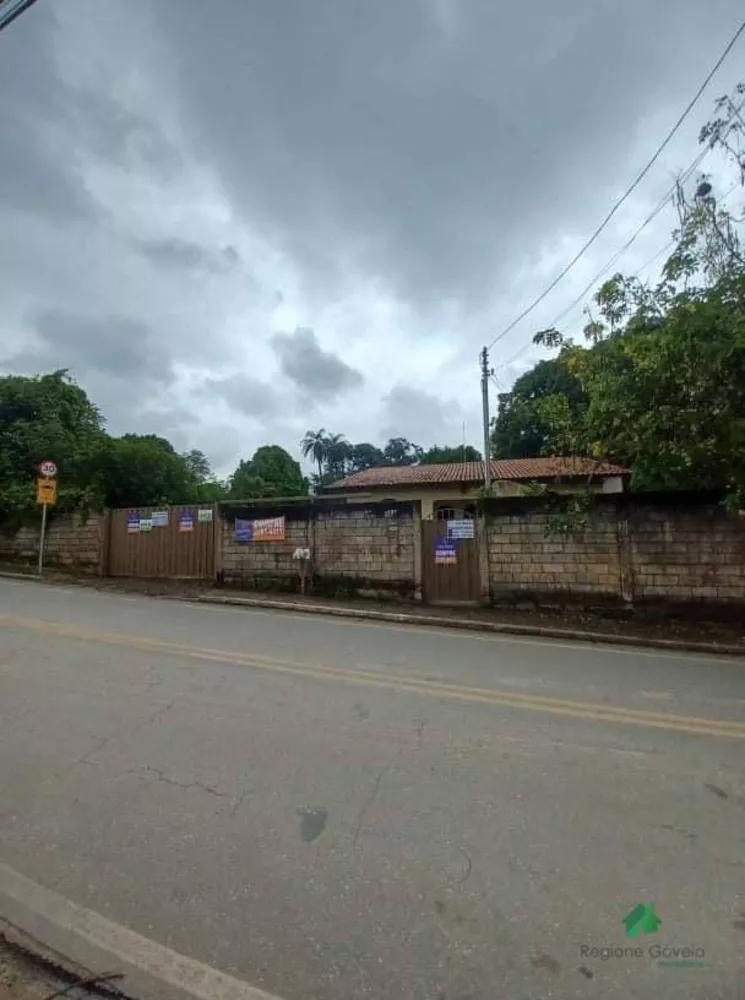 Chácara, 3 quartos, 3050 m² - Foto 1