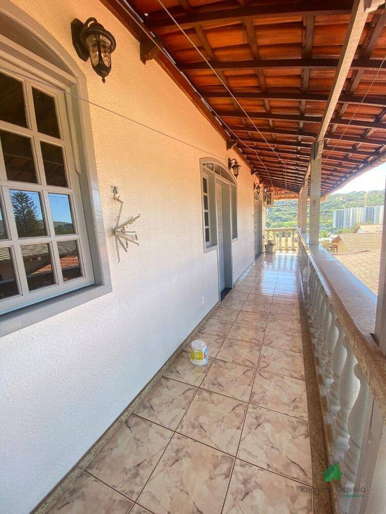 Casa para alugar com 4 quartos, 160m² - Foto 2