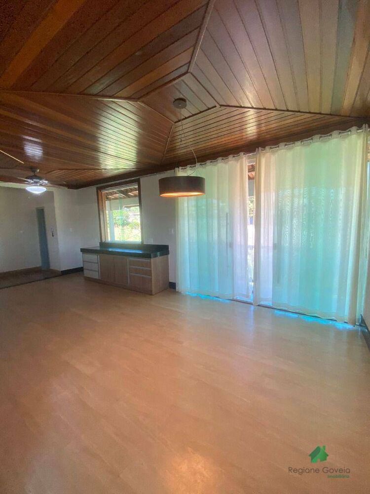 Casa para alugar com 4 quartos, 160m² - Foto 10