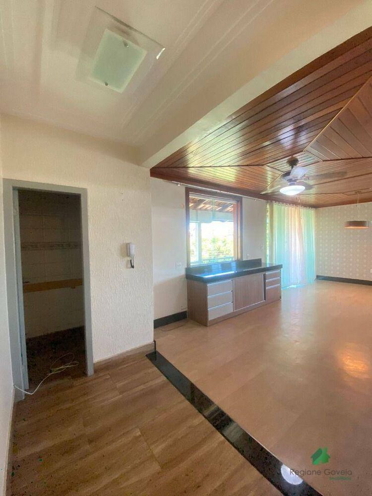 Casa para alugar com 4 quartos, 160m² - Foto 4