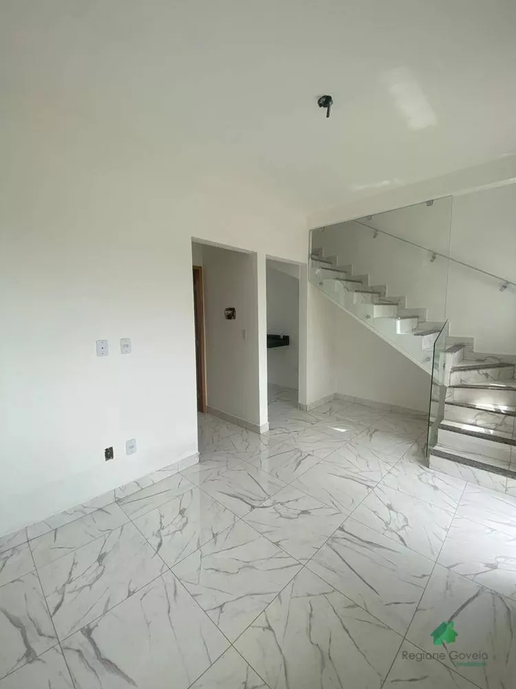 Casa à venda com 3 quartos, 80m² - Foto 4