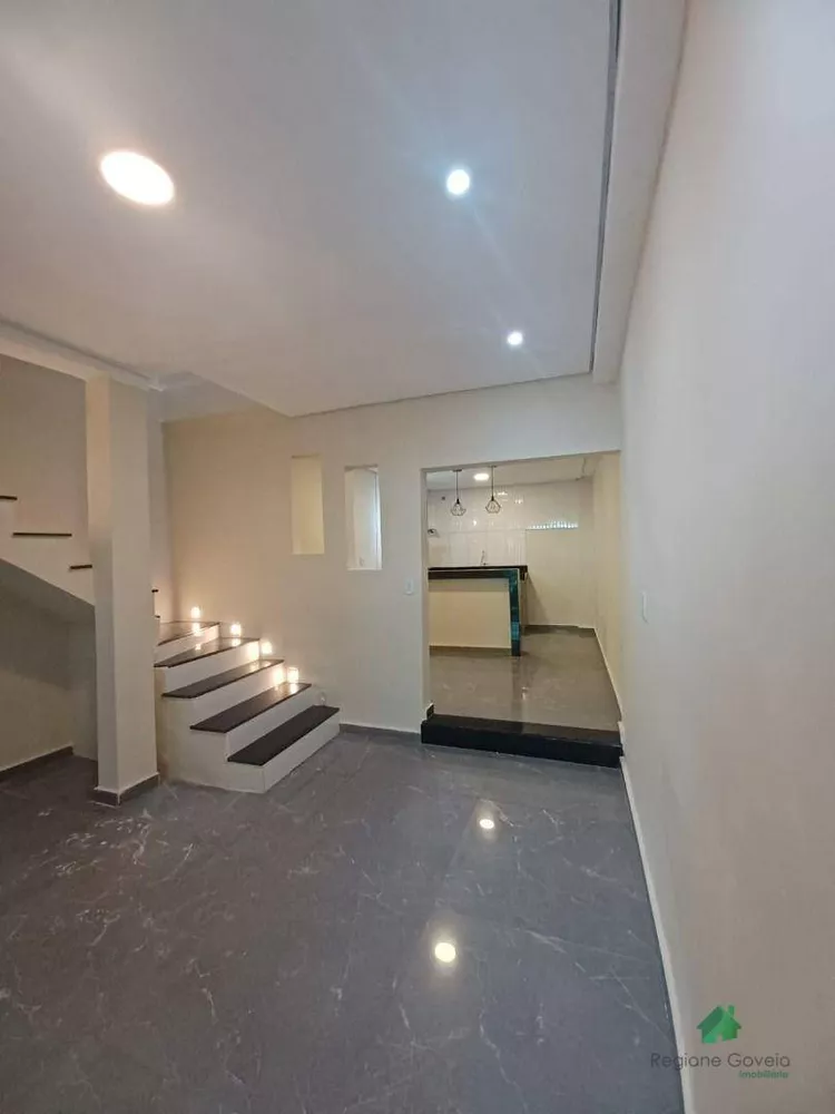 Casa à venda com 2 quartos, 100M2 - Foto 2