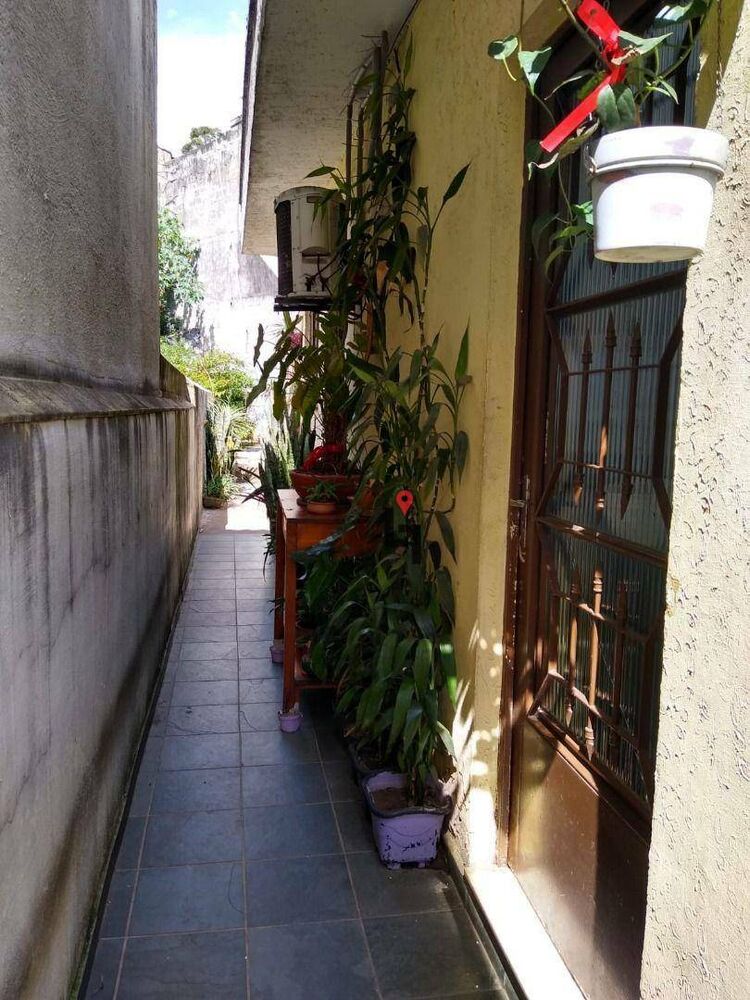 Casa à venda com 2 quartos, 186m² - Foto 1