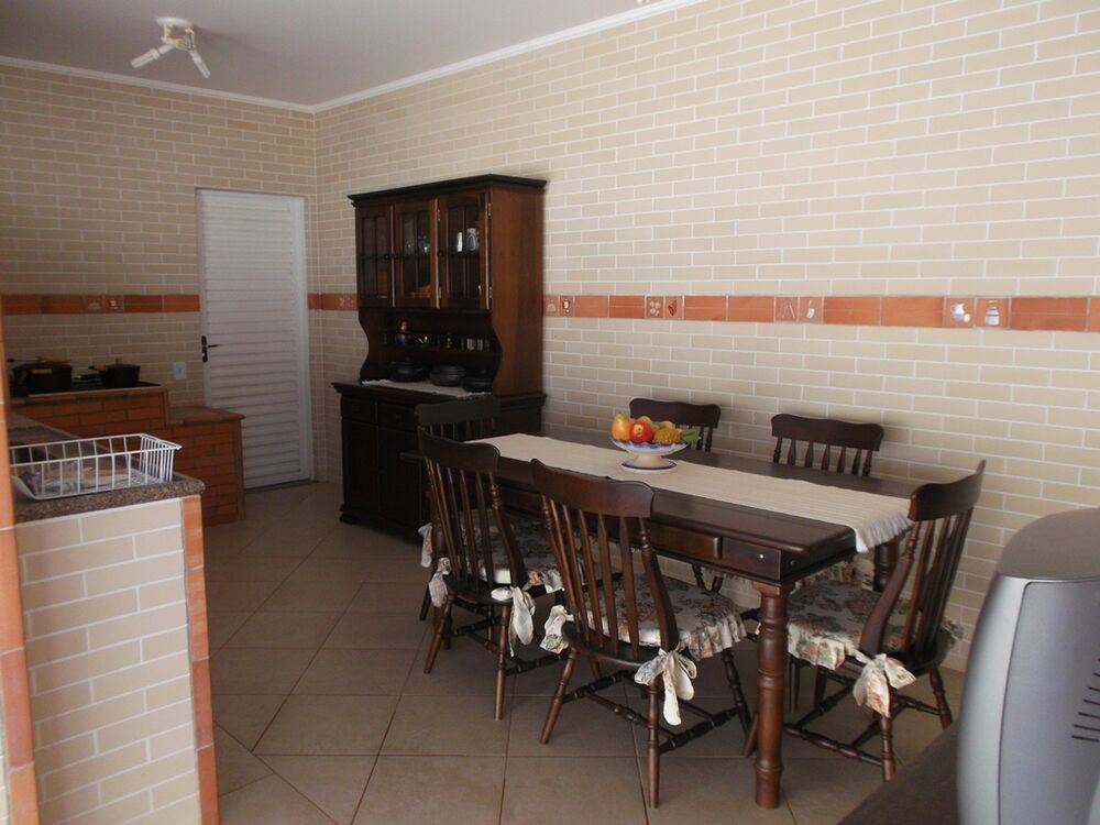 Casa à venda com 4 quartos, 290m² - Foto 2