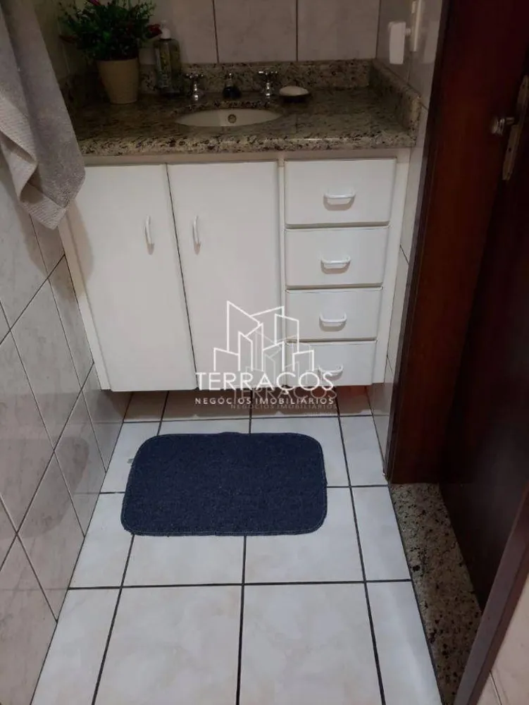 Casa, 3 quartos, 233 m² - Foto 1