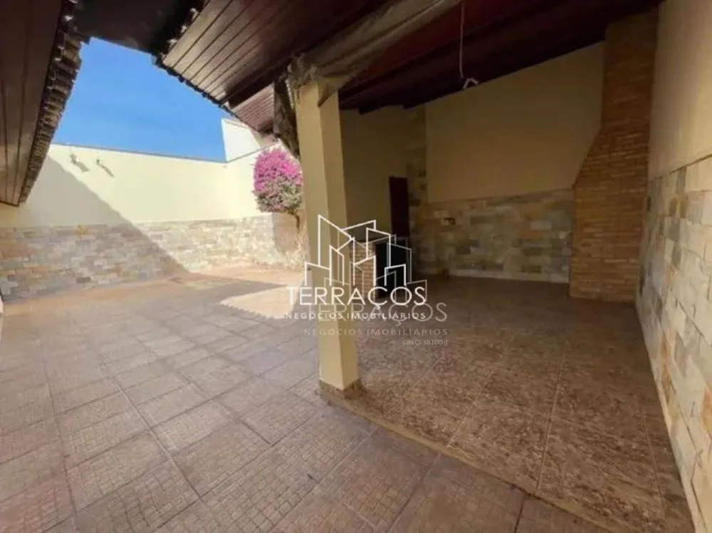 Casa, 3 quartos, 245 m² - Foto 1
