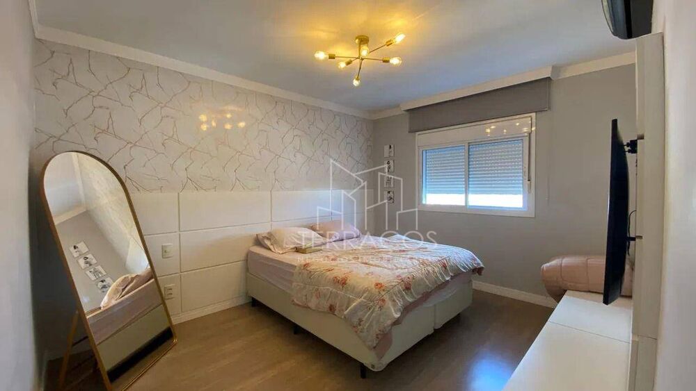 Apartamento à venda com 3 quartos, 155m² - Foto 2