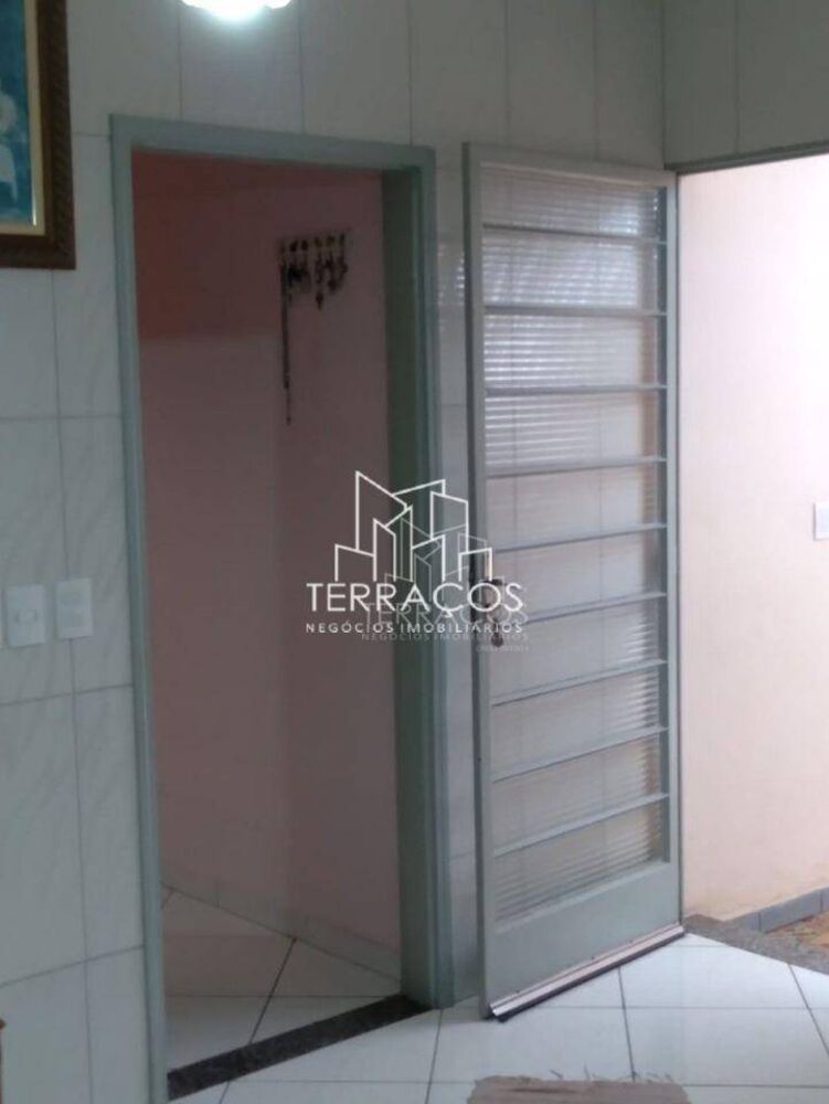 Casa à venda com 3 quartos, 124m² - Foto 3