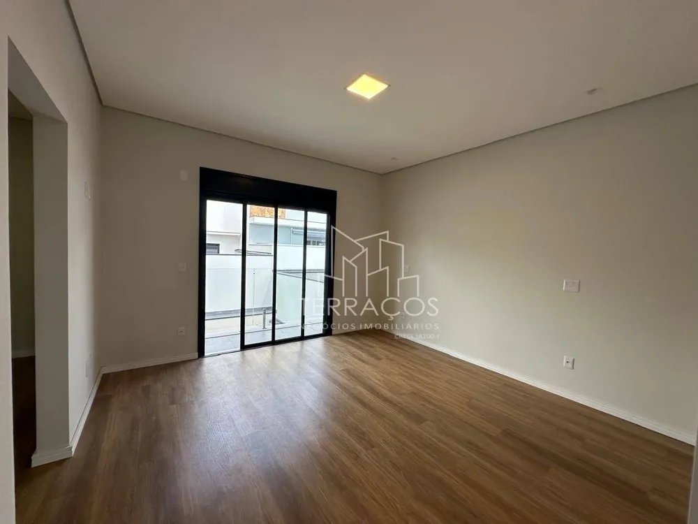 Sobrado, 4 quartos, 242 m² - Foto 1