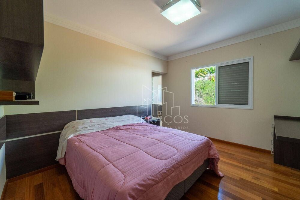 Sobrado à venda com 4 quartos, 446m² - Foto 2